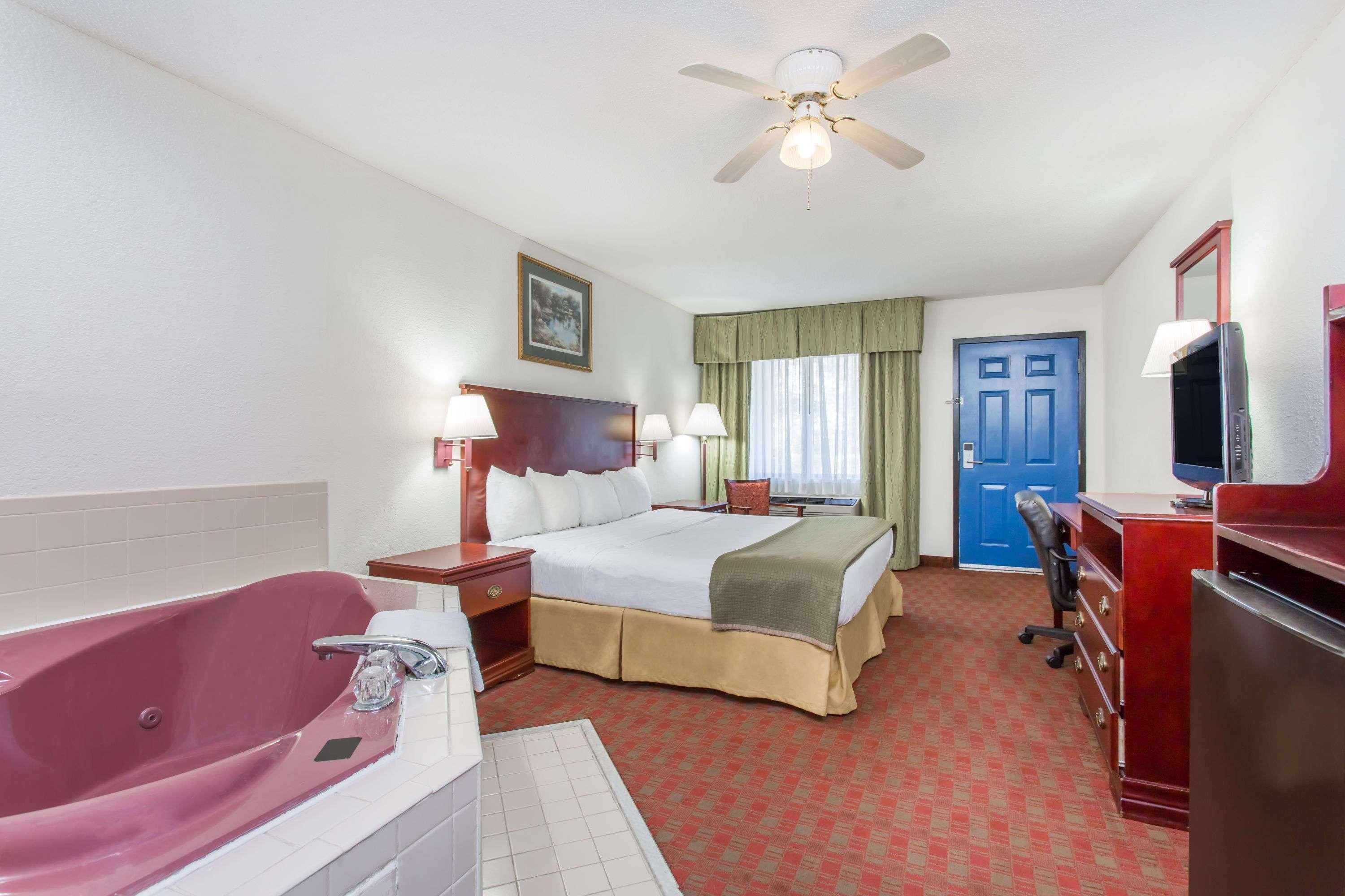 Baymont Inn & Suites Manning Exterior foto