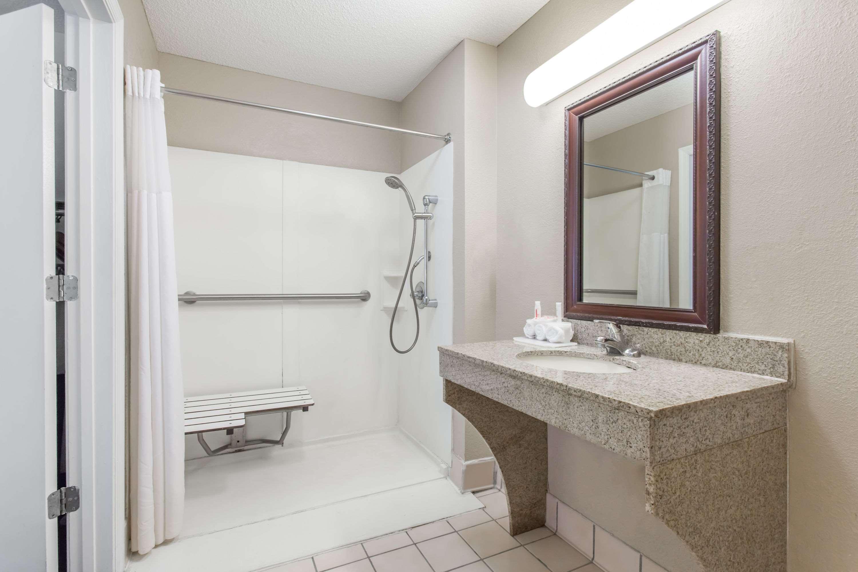 Baymont Inn & Suites Manning Exterior foto
